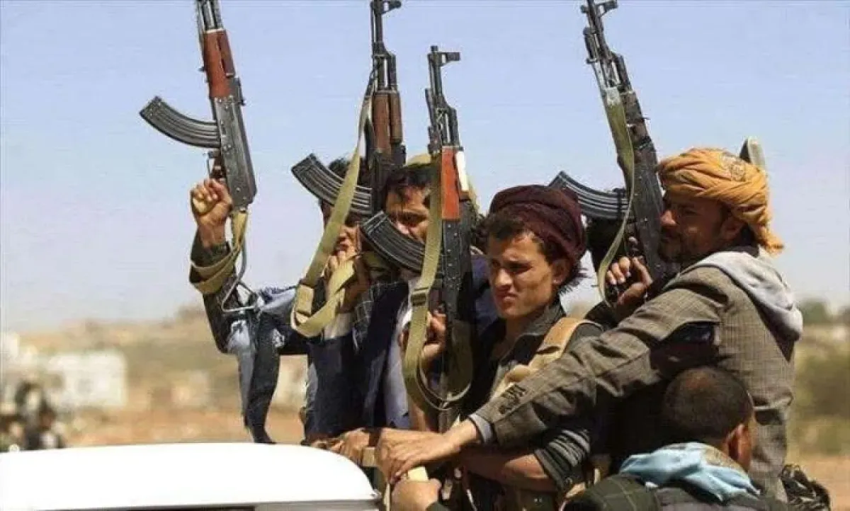 إب.. عنصر حوثي يفتح النار على  مدنيين اثنين ويصيبهما بجروح بالغة