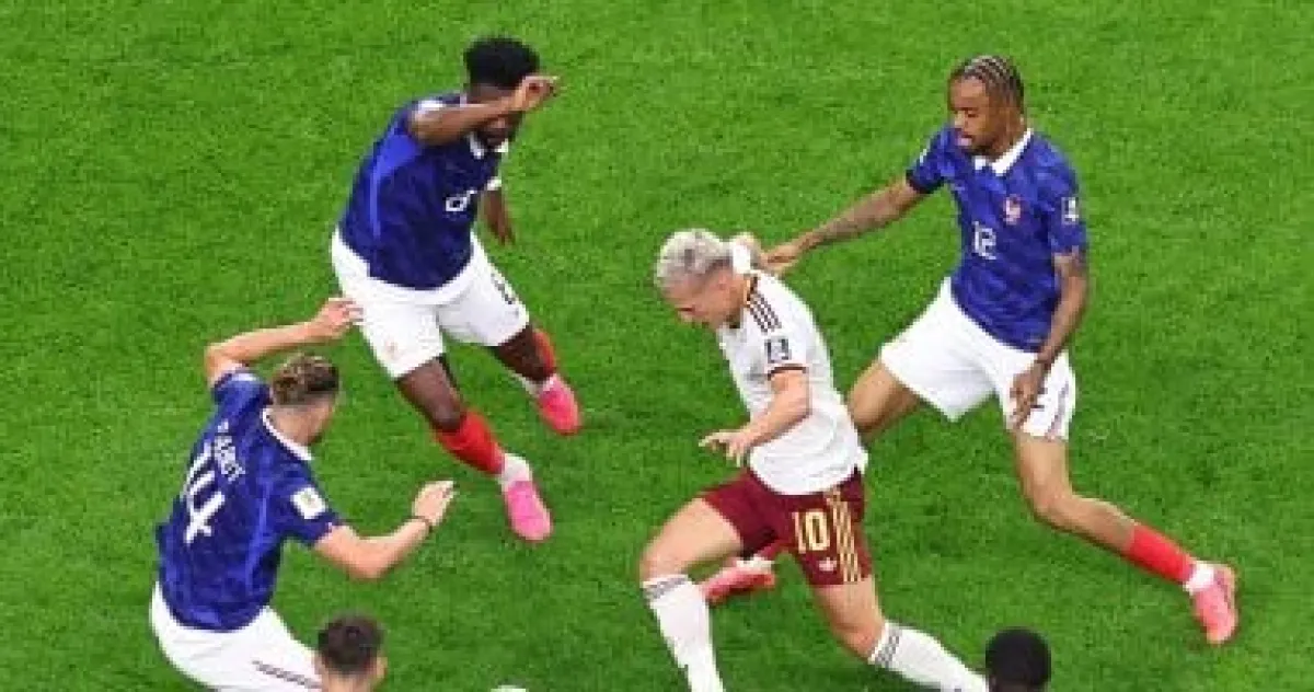 إسبانيا تتقدم 2-0 على فرنسا في نصف نهائي المونديال