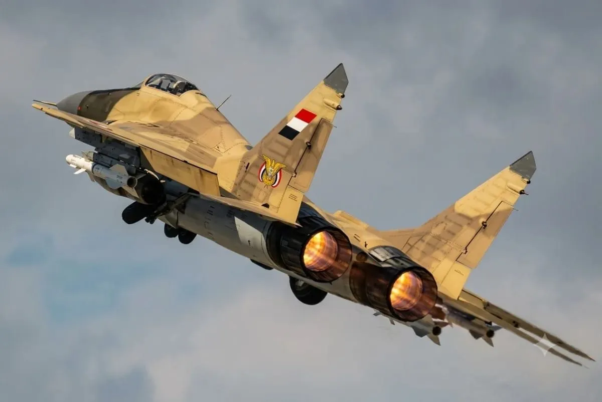 مقتل أكثر من 30 حوثياً بينهم 7 مديري شرطة أُرسلوا من صنعاء في ضربات جوية بتعز